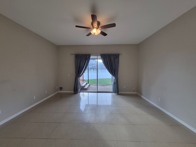 Building Photo - 5403 Loma Vista Loop