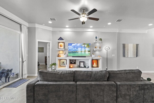 Building Photo - 2332 Tierra Delmonte Dr