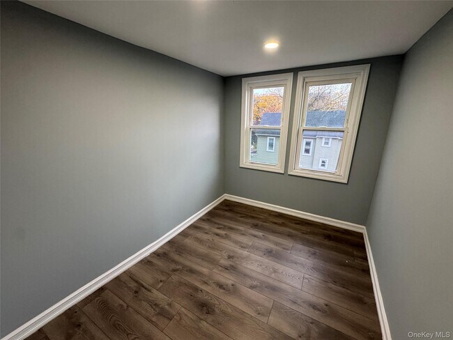 Building Photo - 122 Terrace Ave