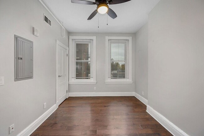 Building Photo - 975 E McMillan St