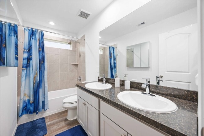 Building Photo - 24034 Sunview Vly Dr