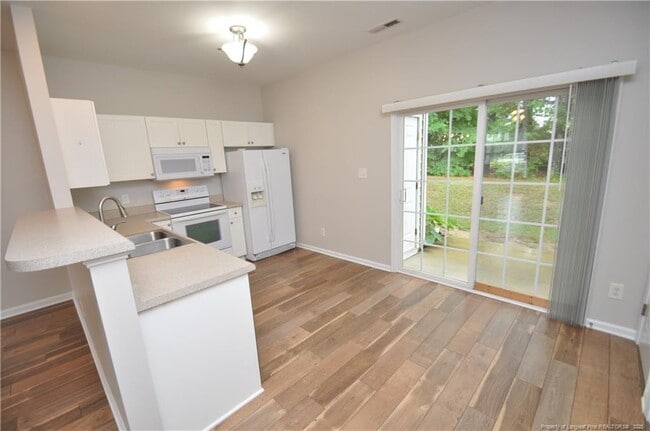 Building Photo - 4002 Volkswalk Pl