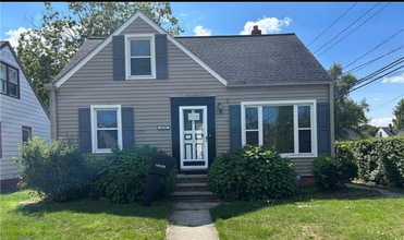 Building Photo - 19102 Ridgewood Ave