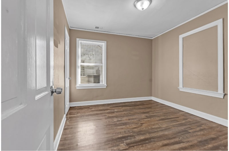 Building Photo - 3067 Pershing Ave