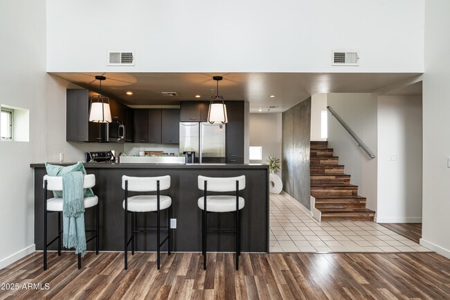 Building Photo - 1111 W University Dr