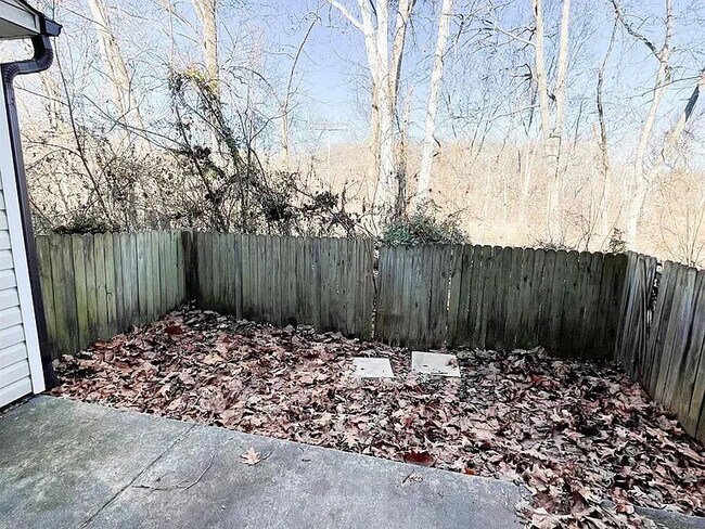 Building Photo - 1444 Tenbury Dr