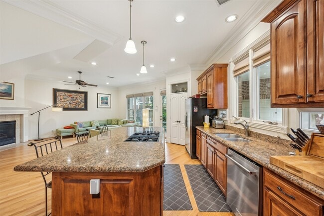 Building Photo - 4026 Villanova St