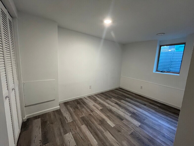 Building Photo - 3500 Kyle Ave N