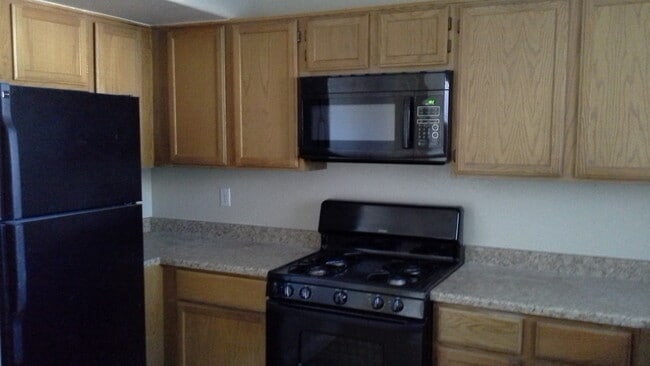 Building Photo - Vizcaya Condo in Gated Community