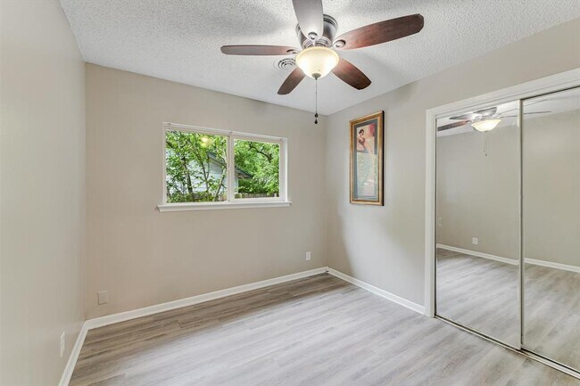 Building Photo - 8711 Bridgeport Dr