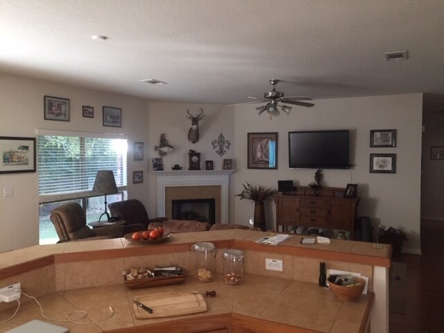 Building Photo - 10277 English Manor Dr