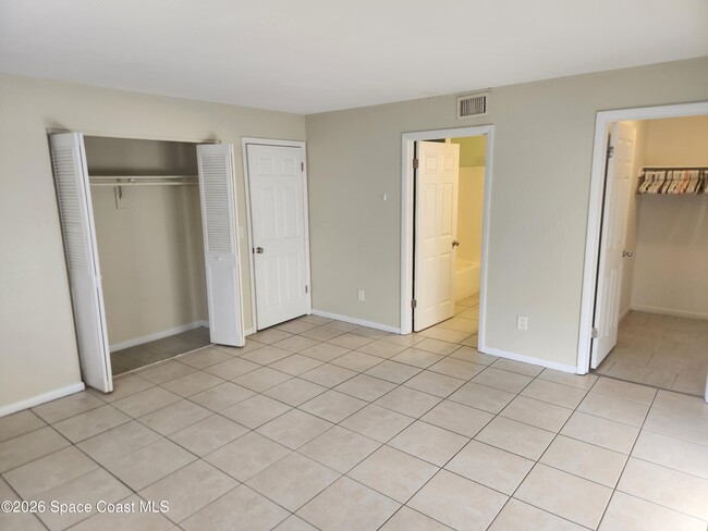 Building Photo - 2130 Forest Knoll Dr NE