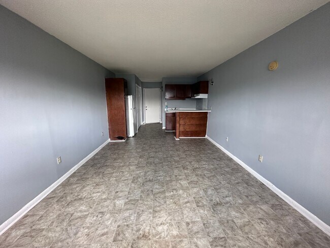 Building Photo - 1 Bedroom Condo