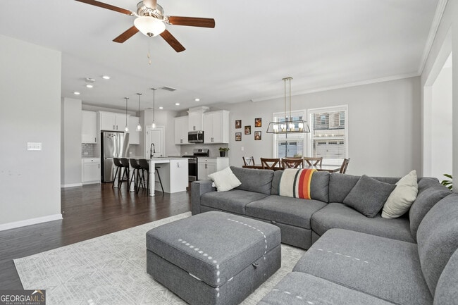 Building Photo - 504 Elm Bluff Way