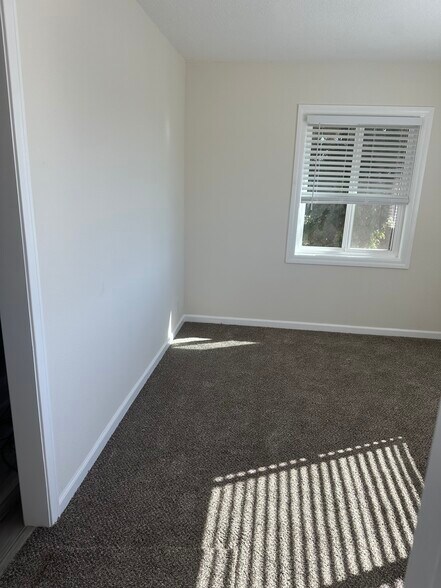 Building Photo - 1840 Colonia Pl