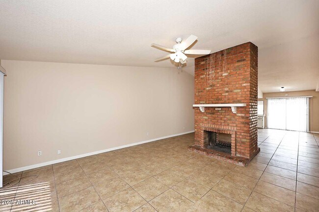 Building Photo - 5138 W Vogel Ave