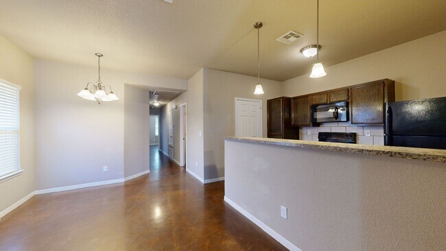 Building Photo - 1705 Aztec Trce