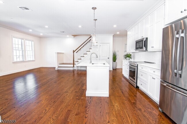 Building Photo - 29 Euclid Ave