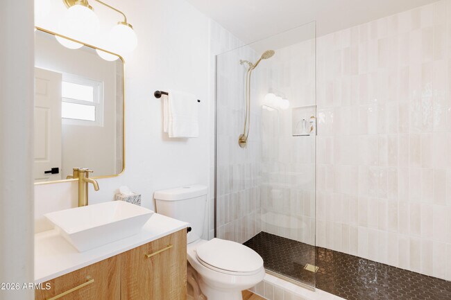 Building Photo - 6844 E Hubbell St