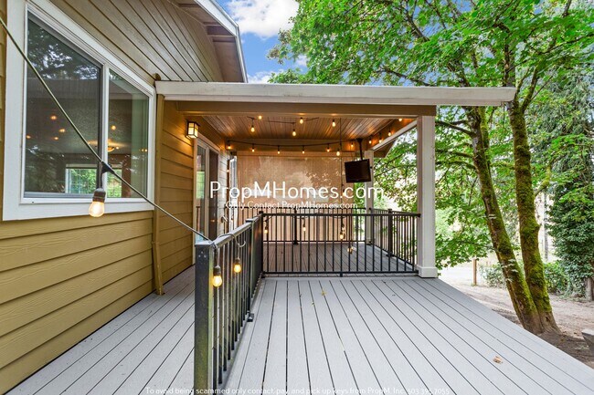Building Photo - Vibrant Four-Bedroom Country Retreat with ...