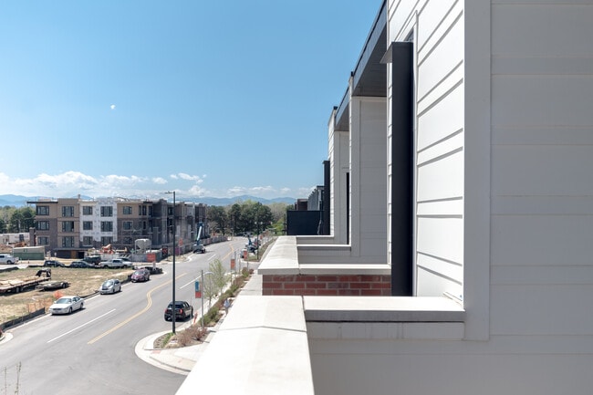 Building Photo - 6825 E Lowry Blvd