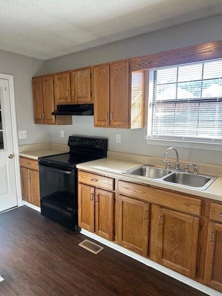 Building Photo - 1099 Old Chattanooga Pike SW