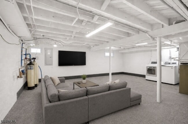 Building Photo - 256 Woodland Ave
