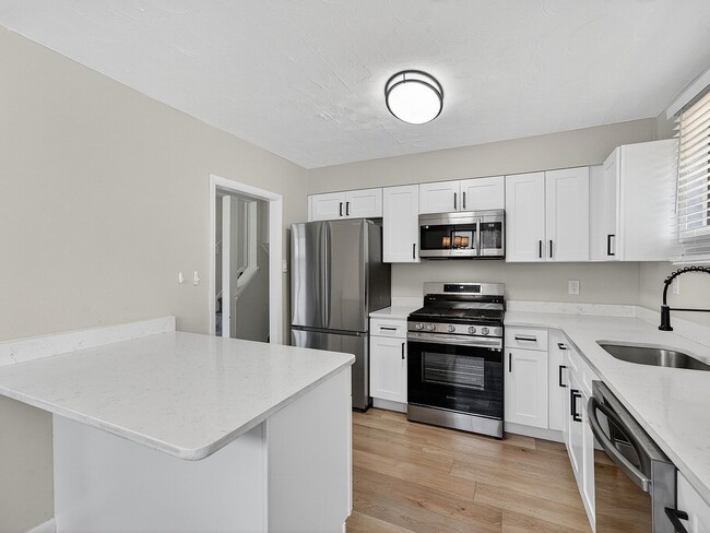Primary Photo - 206 Ava Ave