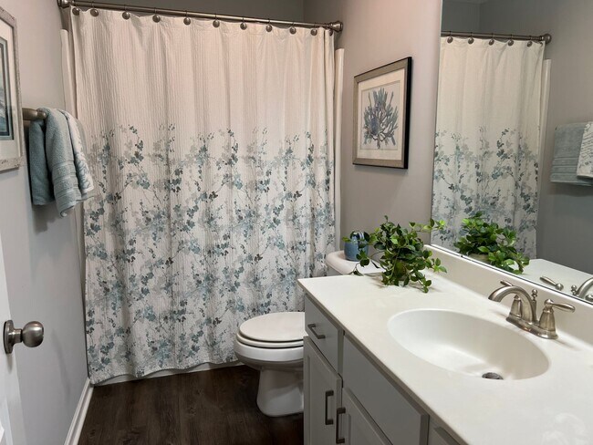 Building Photo - FURNISHED Three Bedroom Wellstone Model Home