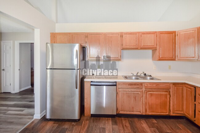 Building Photo - 6830 Medallion Dr