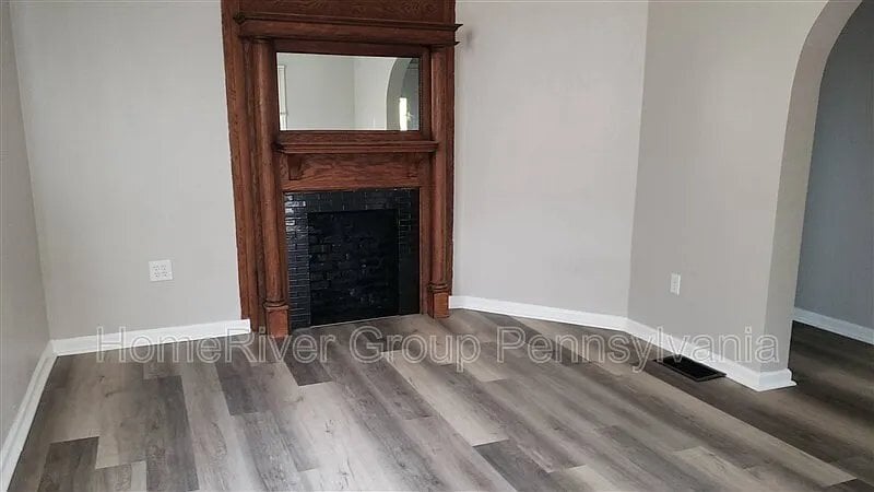 Building Photo - 806 Cowan Ave