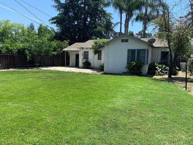 Building Photo - Charming Beverly Glen Home for Rent!
