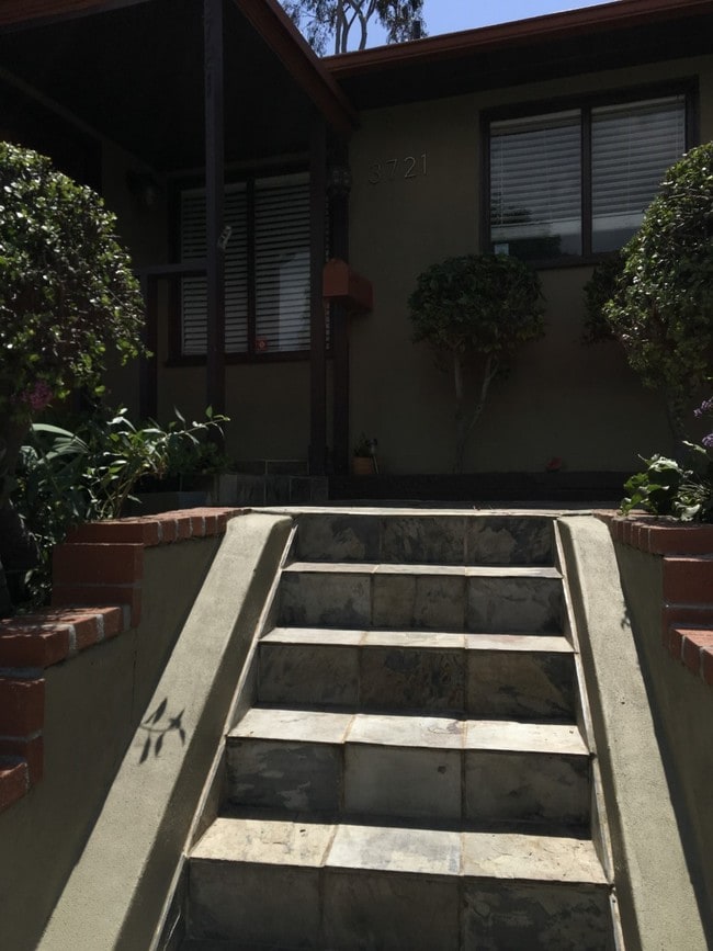 Building Photo - 3721 Corinth Ave