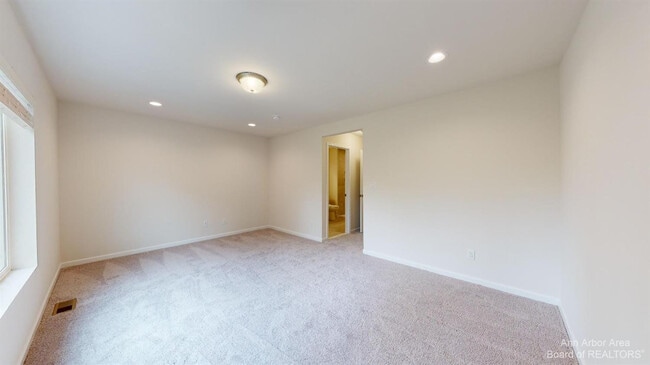 Building Photo - 2731 Bristol Rdg Dr
