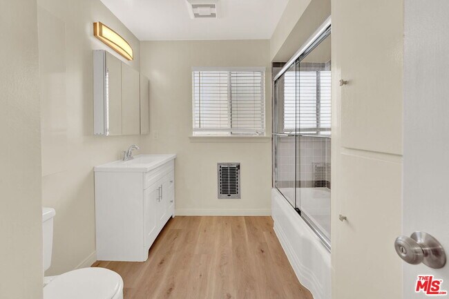 Building Photo - 433 Ocean Ave