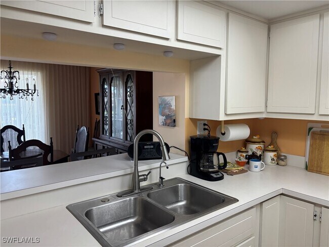 Building Photo - 4117 SE 19th Pl