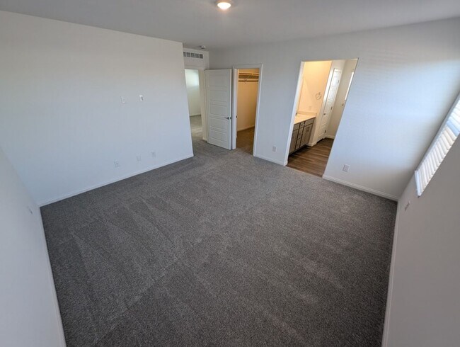 Building Photo - 3436 Via Lucca Ave