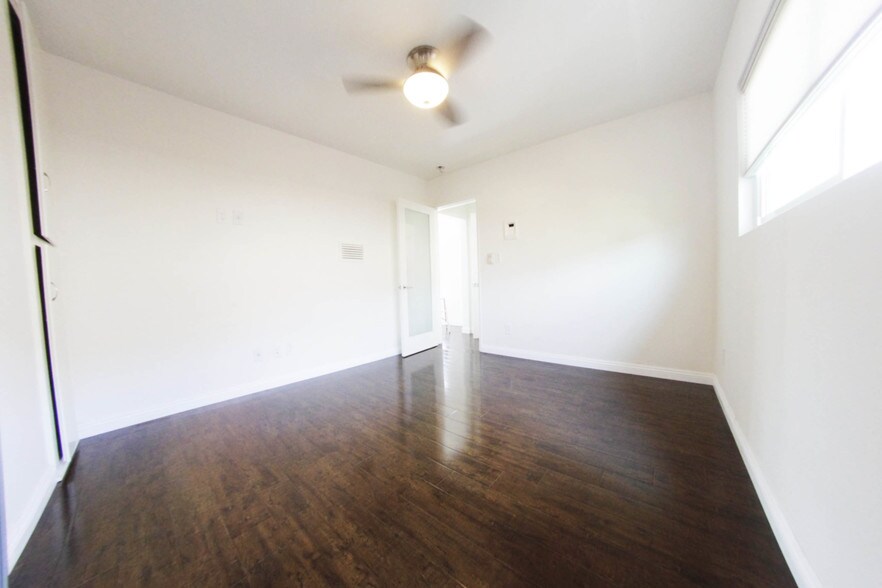 large bedroom - 510 Pacific Ave