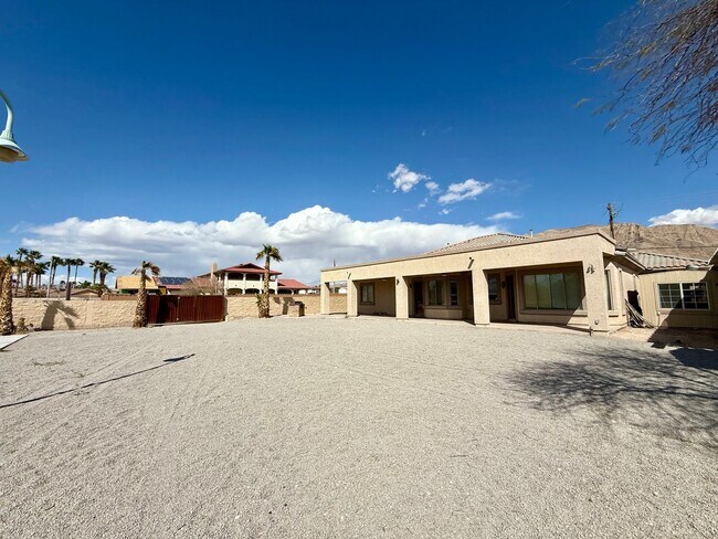 Building Photo - 5/BD 2.5/BA Spacious Home with Casita, RV ...