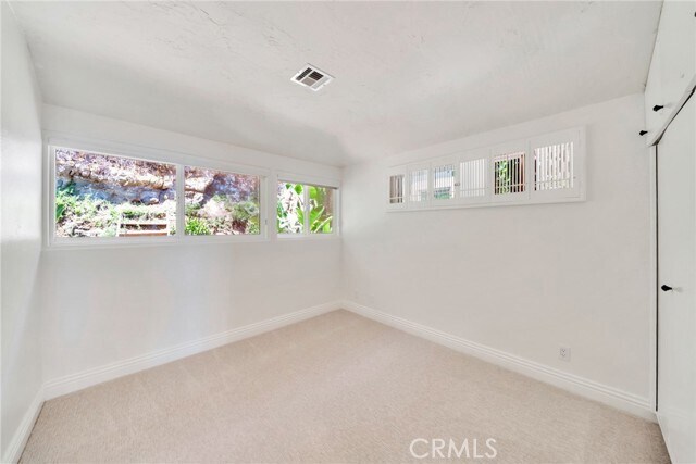 Building Photo - 3116 Breakers Dr
