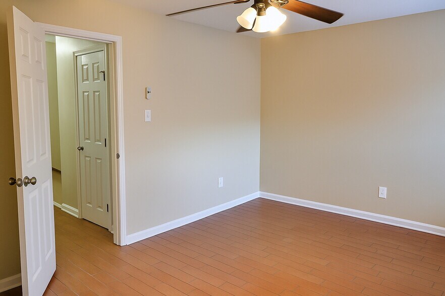 Building Photo - 19 Houmas Pl