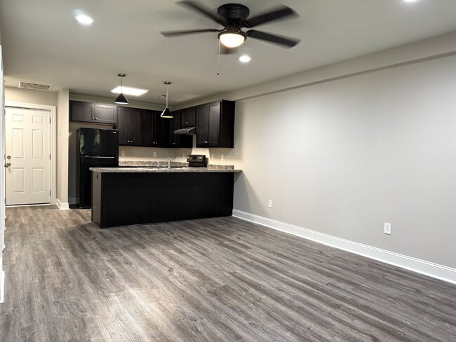 Building Photo - "Charming 2-Bed, 2-Bath Duplex Retreat in New Market's Idyllic Setting!"