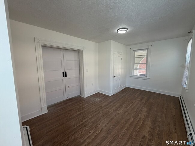 Building Photo - 128 Bartholomew Ave