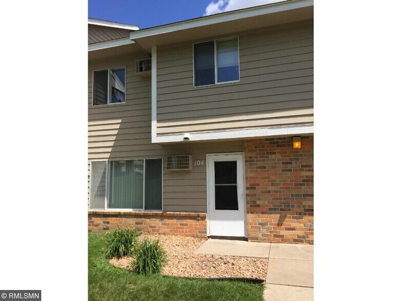 Building Photo - 740 W Village Rd