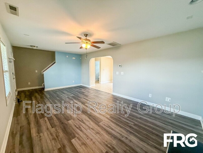 Building Photo - 1217 Teakwood Dr