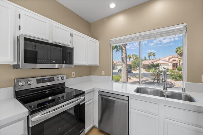 Building Photo - 38786 Brandywine Ave