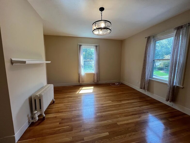 Building Photo - 76 Chestnut St