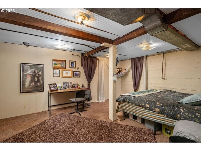 Building Photo - Classic Portland bungalow in Northeast Portland Available July 1st!