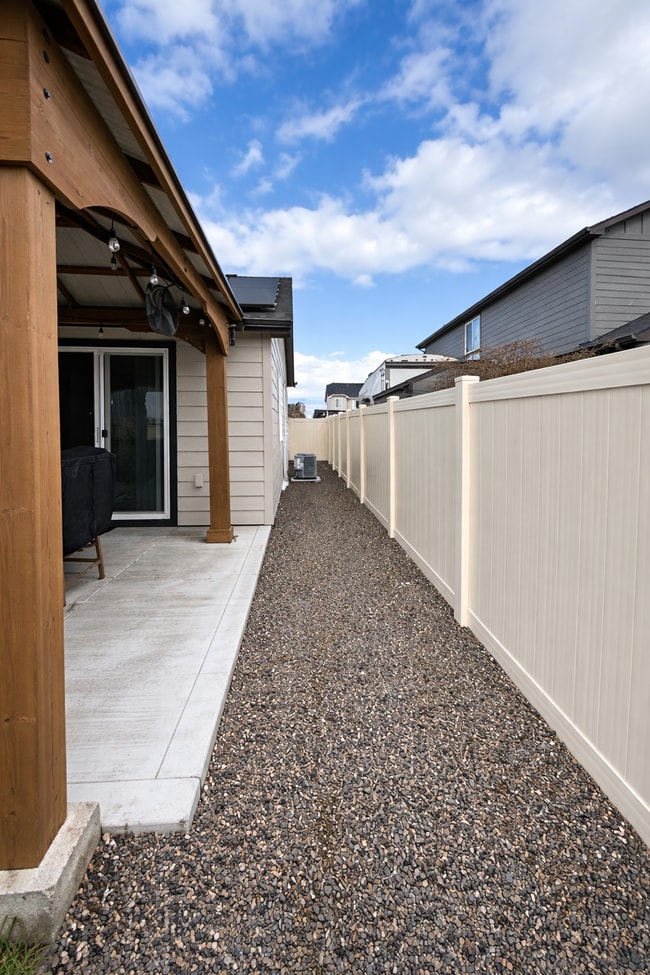 Building Photo - 1901 E Porter St