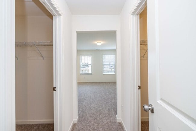 Building Photo - BEAUTIFUL 4 Bedroom Home Piedmont School District - AVAILABLE JULY 2026